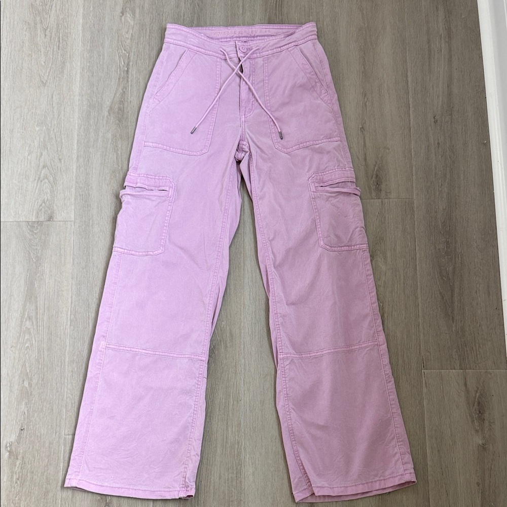 American Eagle Lavender Wide Leg Cargo Pants size 000 Short